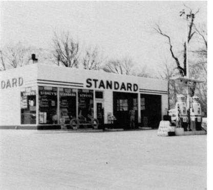 Sidney's Standard Station Kinmundy Illinois