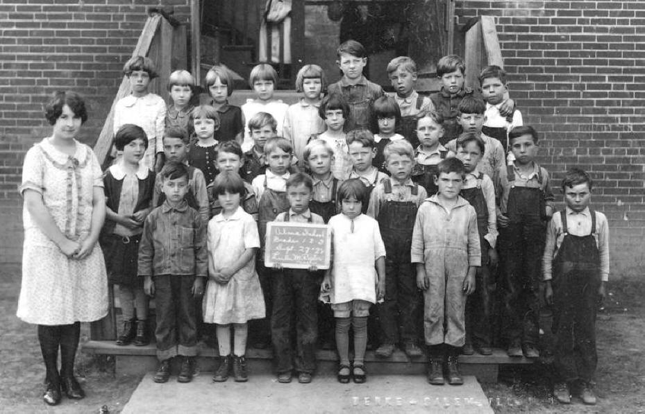 Alma Grade School class; 1928