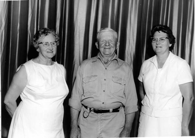 Kinmundy Grade School cooks and custodian; 1960s