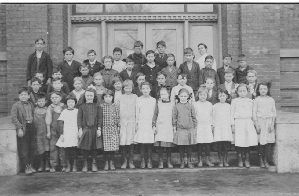 Kinmundy School students; 1920