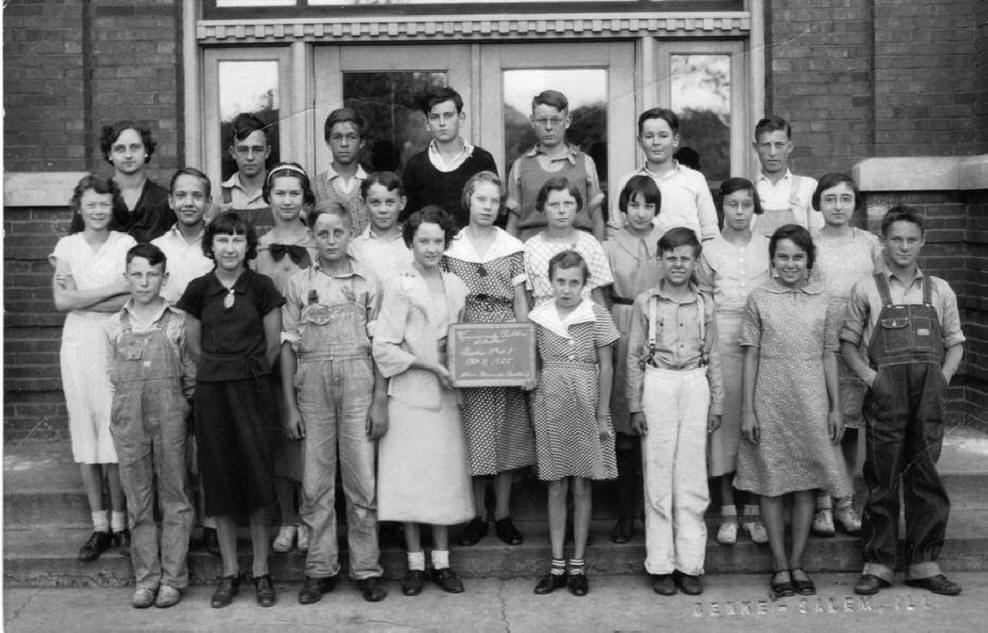 Kinmundy Grade School; 1925