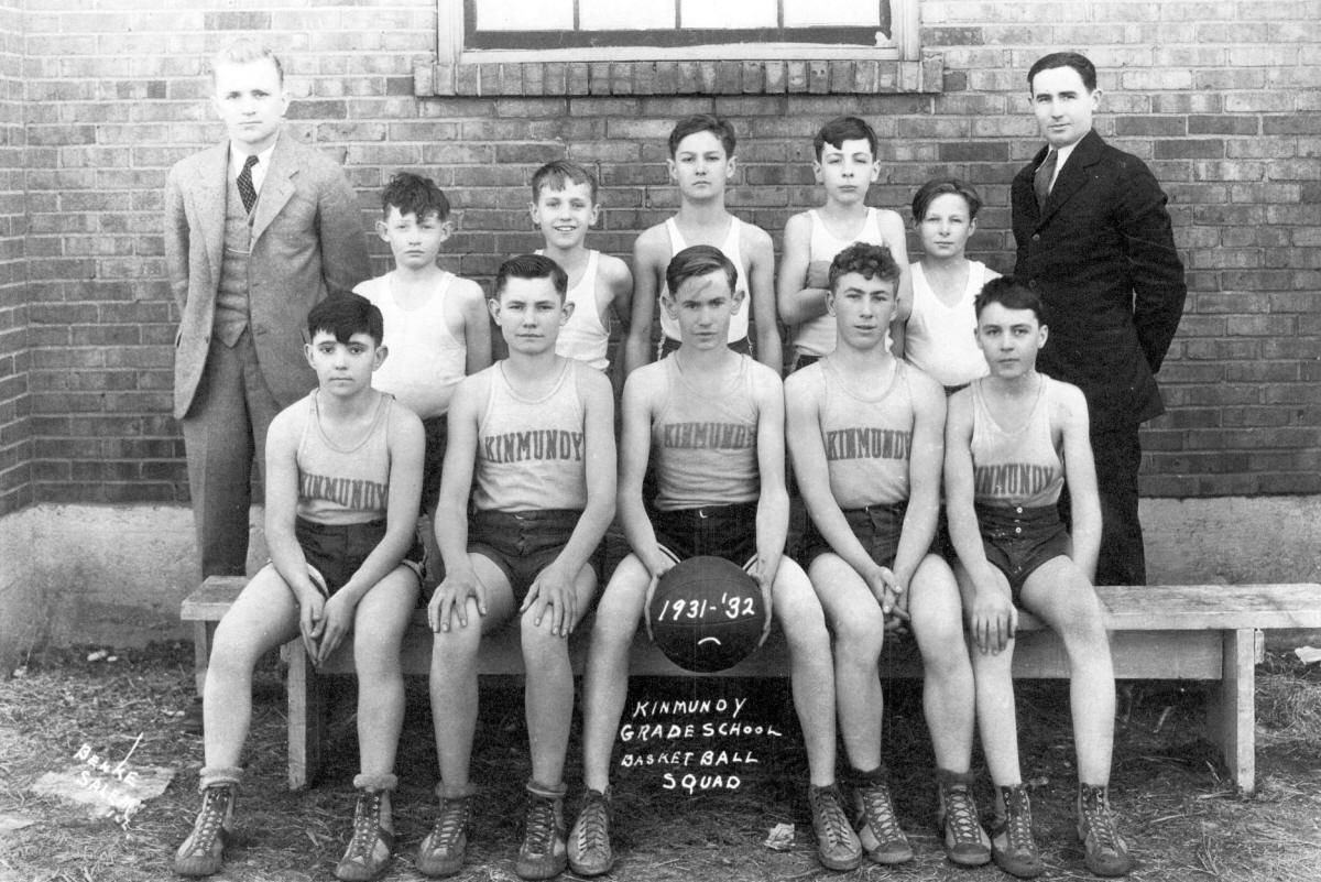 Kinmundy Grade School Basketball Squad - 1931-1932